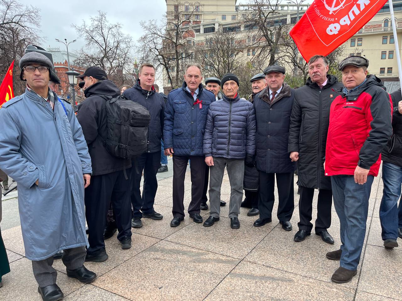 КПРФ провела в Москве митинг, посвященный 107-й годовщине Великого Октября