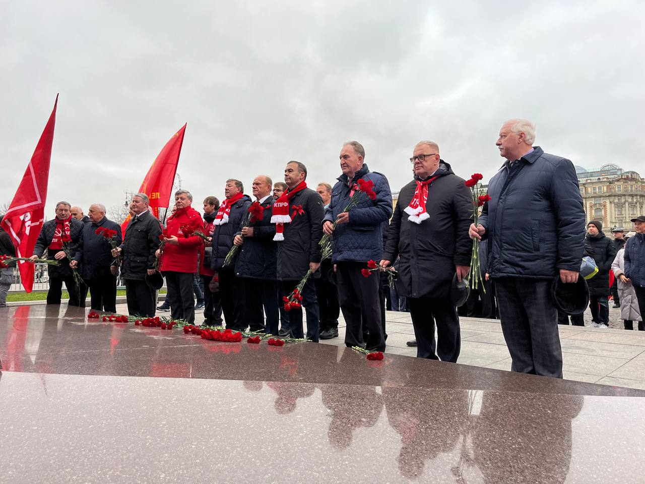 КПРФ провела в Москве митинг, посвященный 107-й годовщине Великого Октября