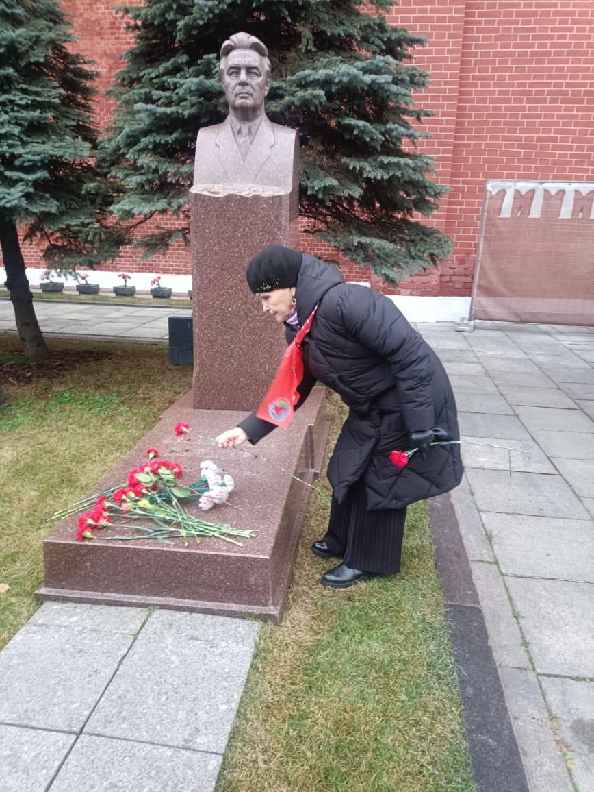 КПРФ провела в Москве митинг, посвященный 107-й годовщине Великого Октября