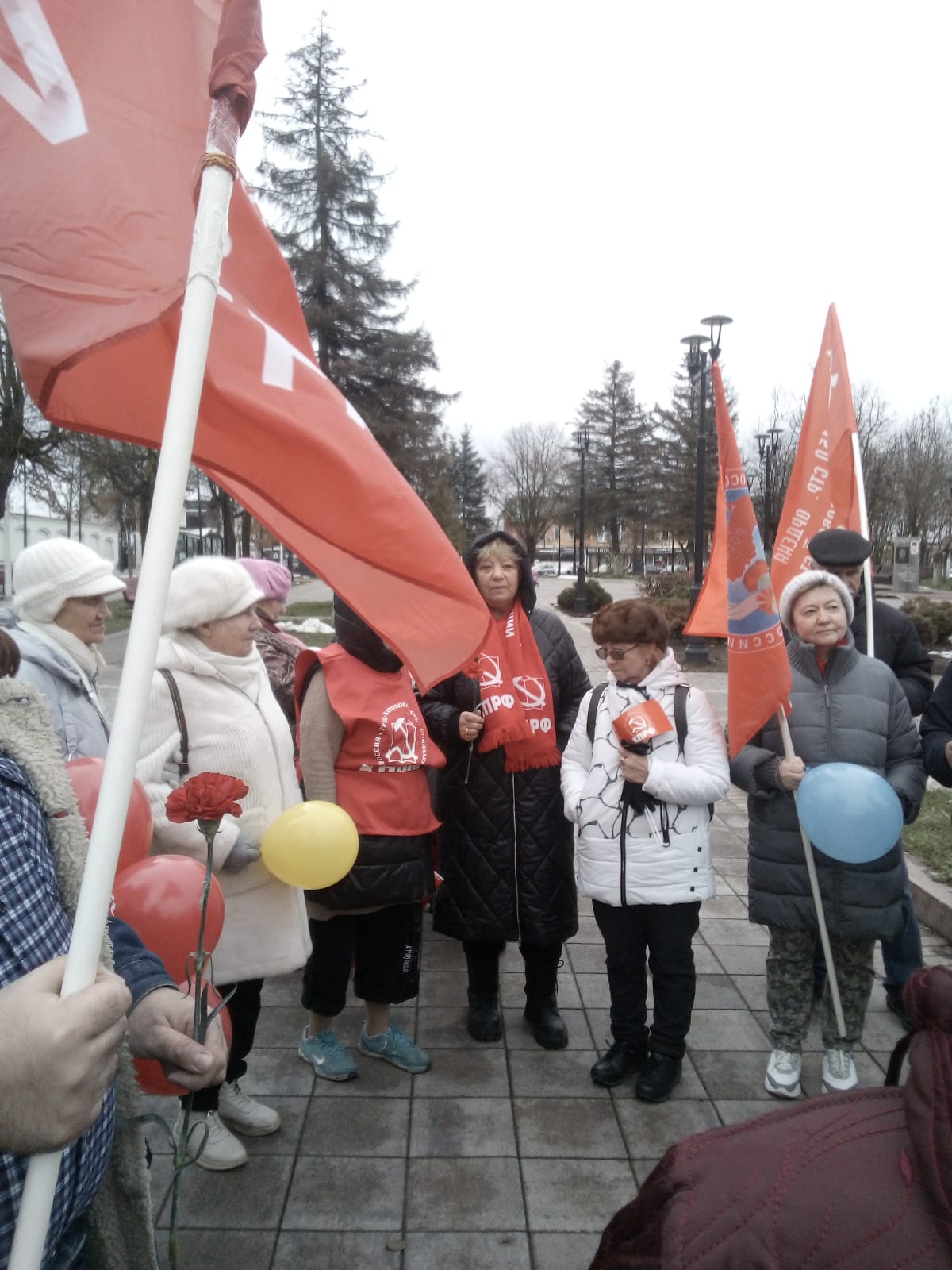 Коммунисты Истры отметили 107-ю годовщину Великой Октябрьской социалистической революции