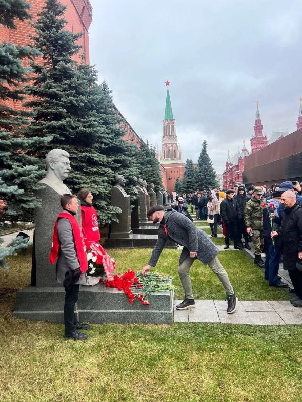 Комсомольцы Подмосковья приняли участие в праздновании 107-ой годовщины Великой Октябрьской социалистической революции в Москве