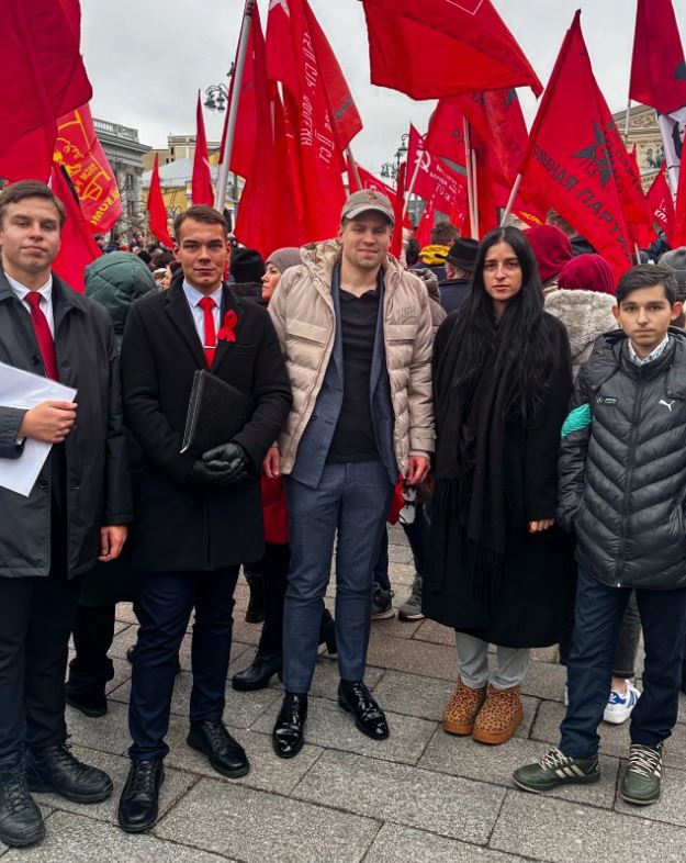 Комсомольцы Подмосковья приняли участие в праздновании 107-ой годовщины Великой Октябрьской социалистической революции в Москве
