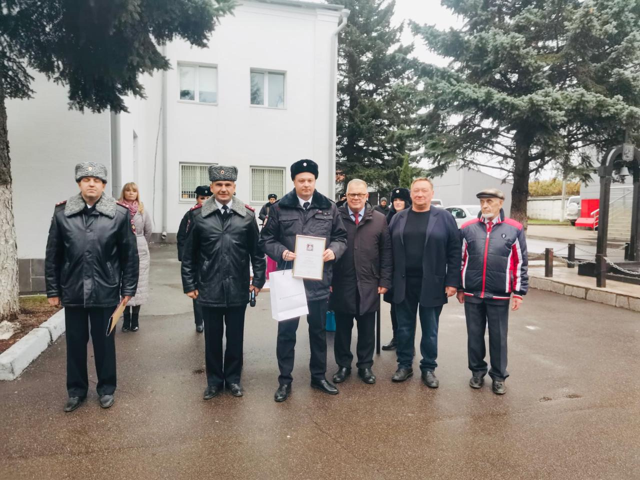 Руководитель фракции КПРФ Александр Наумов поздравил сотрудников полиции г.о. Домодедово с праздником