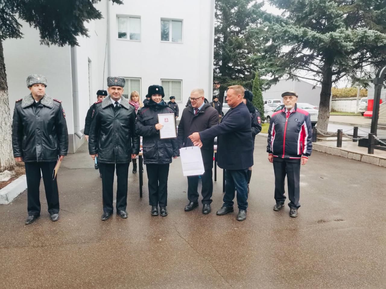 Руководитель фракции КПРФ Александр Наумов поздравил сотрудников полиции г.о. Домодедово с праздником