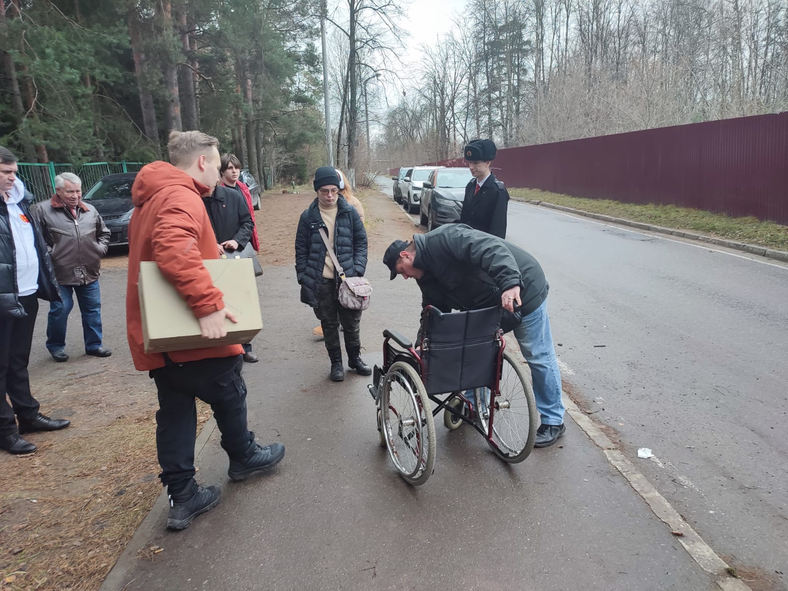 Помощь раненым продолжается