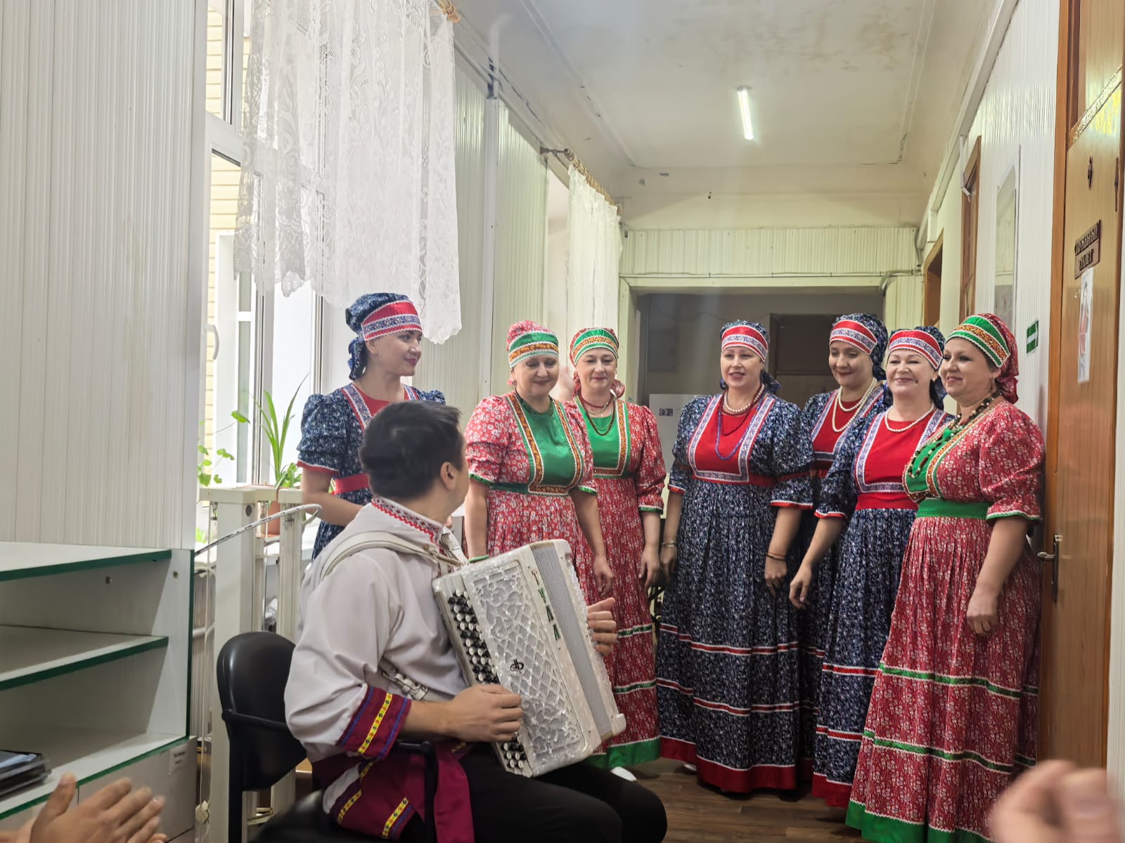 Помощь раненым продолжается