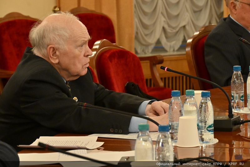 Г.А. Зюганов на «круглом столе» в Госдуме: Мы уделяли и уделяем особое внимание передовым технологиям!