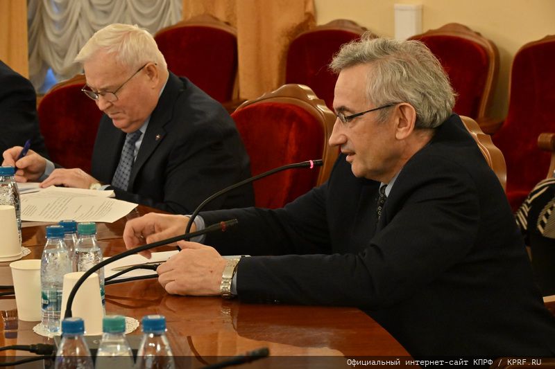 Г.А. Зюганов на «круглом столе» в Госдуме: Мы уделяли и уделяем особое внимание передовым технологиям!