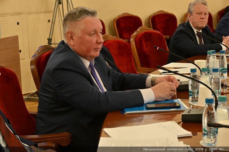Г.А. Зюганов на «круглом столе» в Госдуме: Мы уделяли и уделяем особое внимание передовым технологиям!