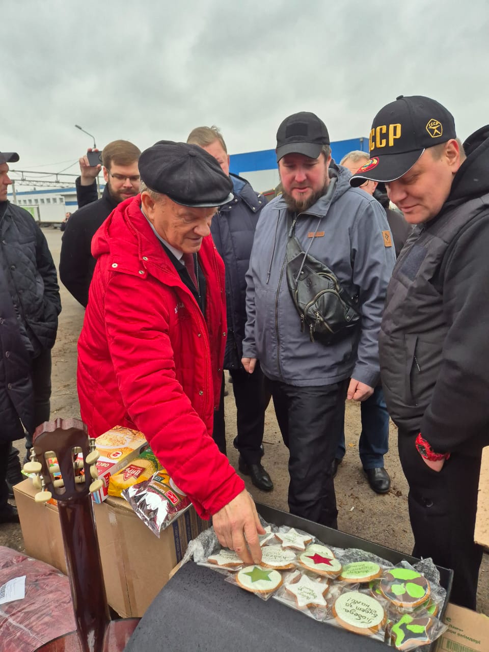 Отправили еще один гумконвой