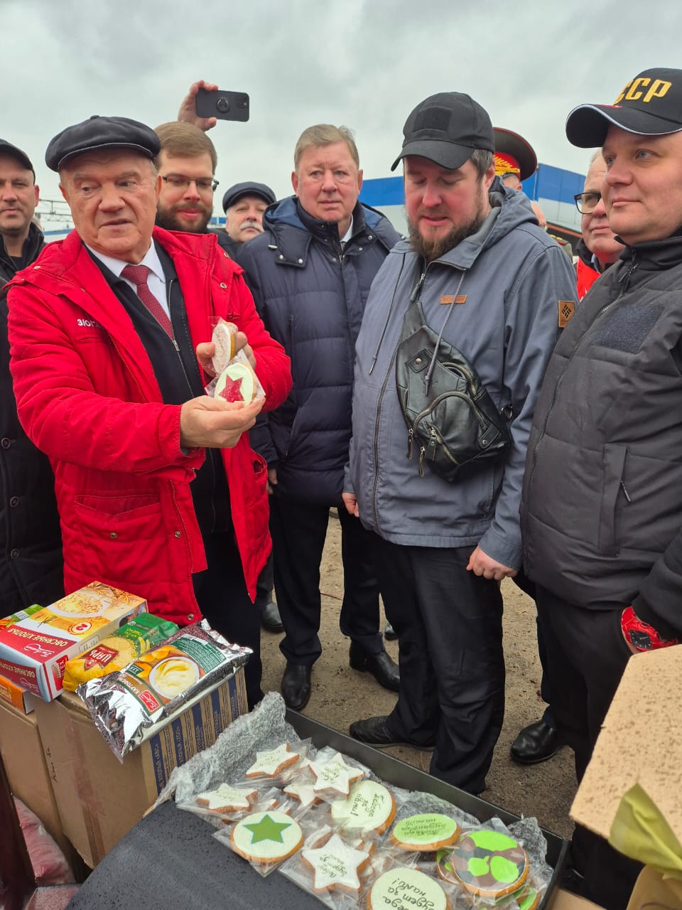 Отправили еще один гумконвой