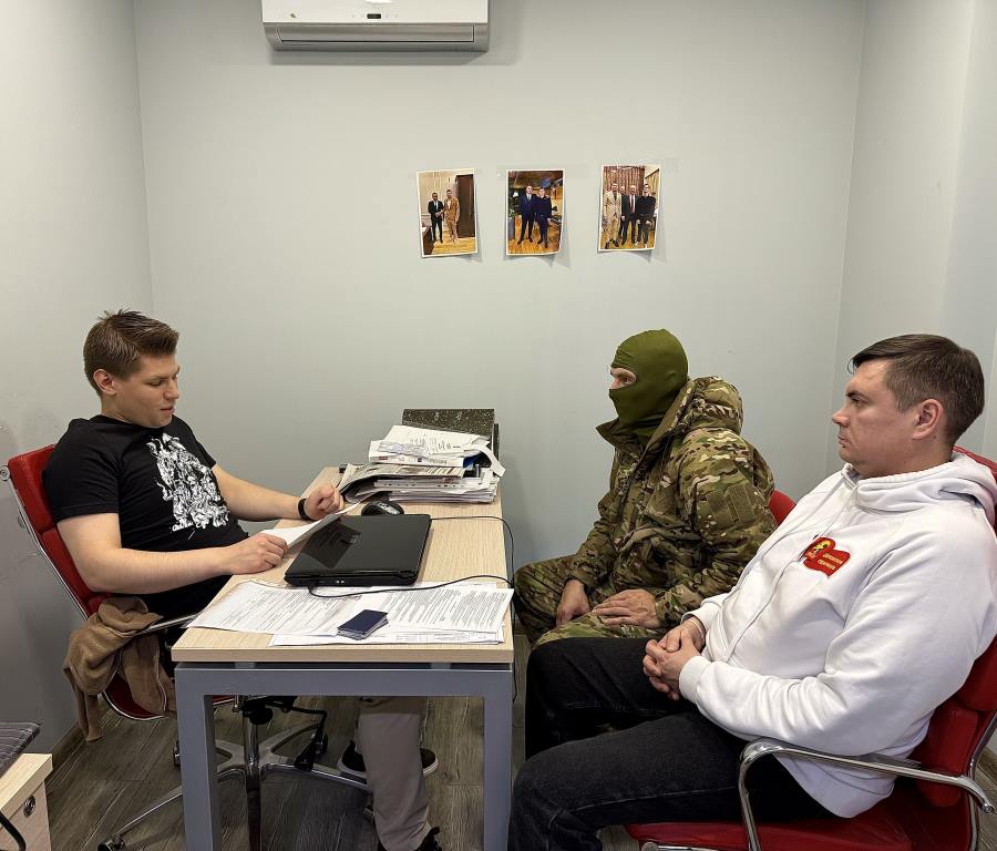 Депутат горсовета Лобни МО Даниил Рендаков провел встречу с командиром одного из разведывательных подразделений СВО