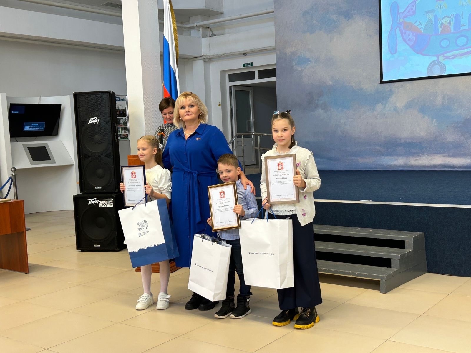 Ежегодный конкурс детского рисунка «Мама, папа, я – авиасемья» В Центральном музее ВВС в Монино