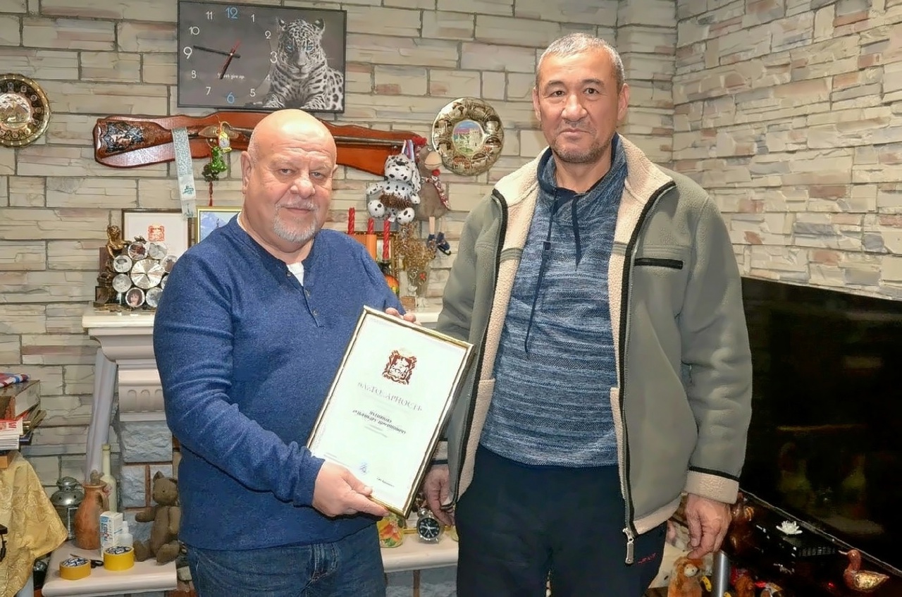 По поручению руководителя фракции КПРФ в Мособлдуме Александра Наумова наградили Каширского волонтера