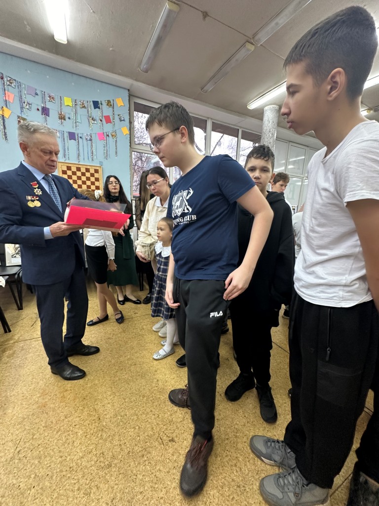 В Королёве прошла выставка рисунков ко Дню начала контрнаступления советских войск