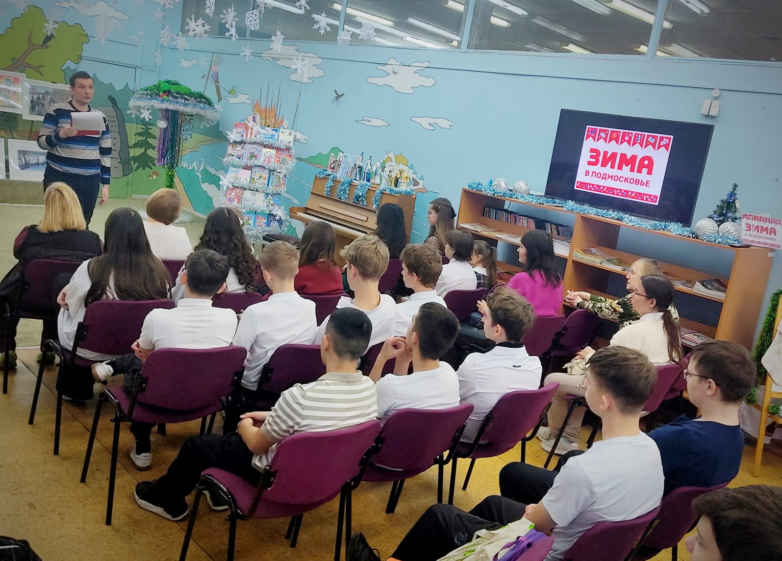 В Королёве прошла выставка рисунков ко Дню начала контрнаступления советских войск