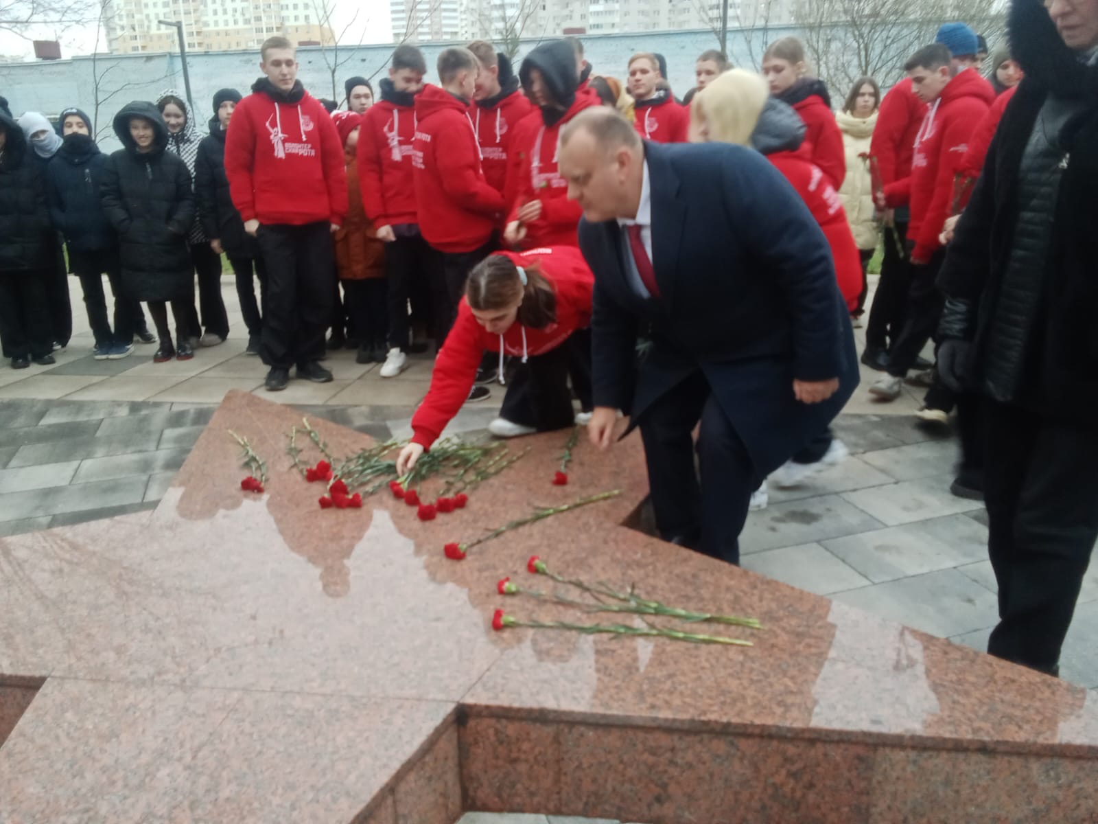 Депутат коммунист Балашихи Олег Михайлович Зверев принял участие в памятном митинге в микрорайоне Новый Свет