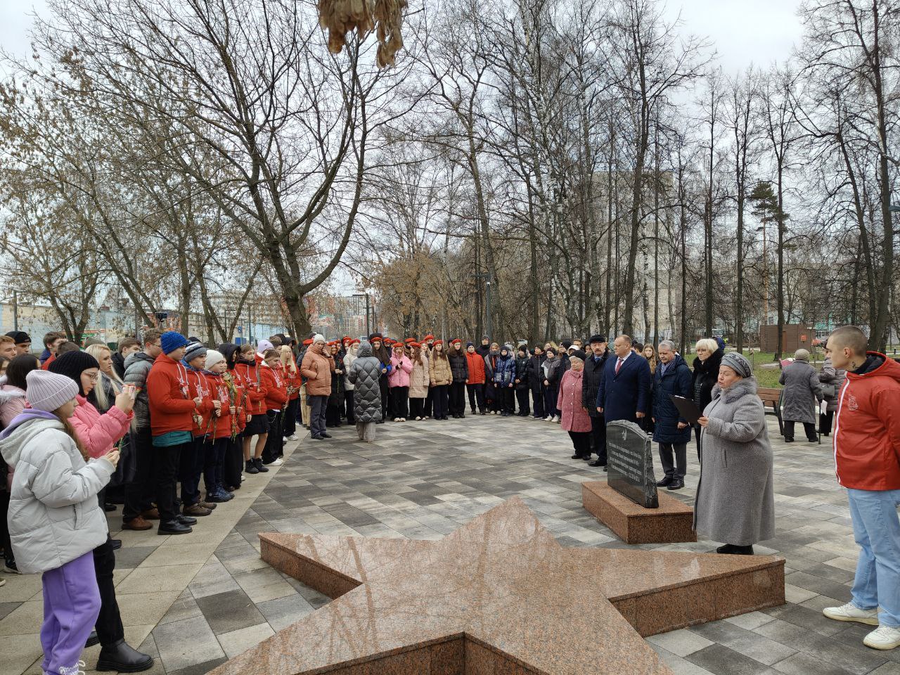 Депутат коммунист Балашихи Олег Михайлович Зверев принял участие в памятном митинге в микрорайоне Новый Свет