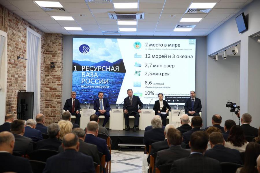 В.И. Кашин: «Рыбной отрасли требуется финансовое оздоровление, а прибрежные поселки нуждаются в развитии»