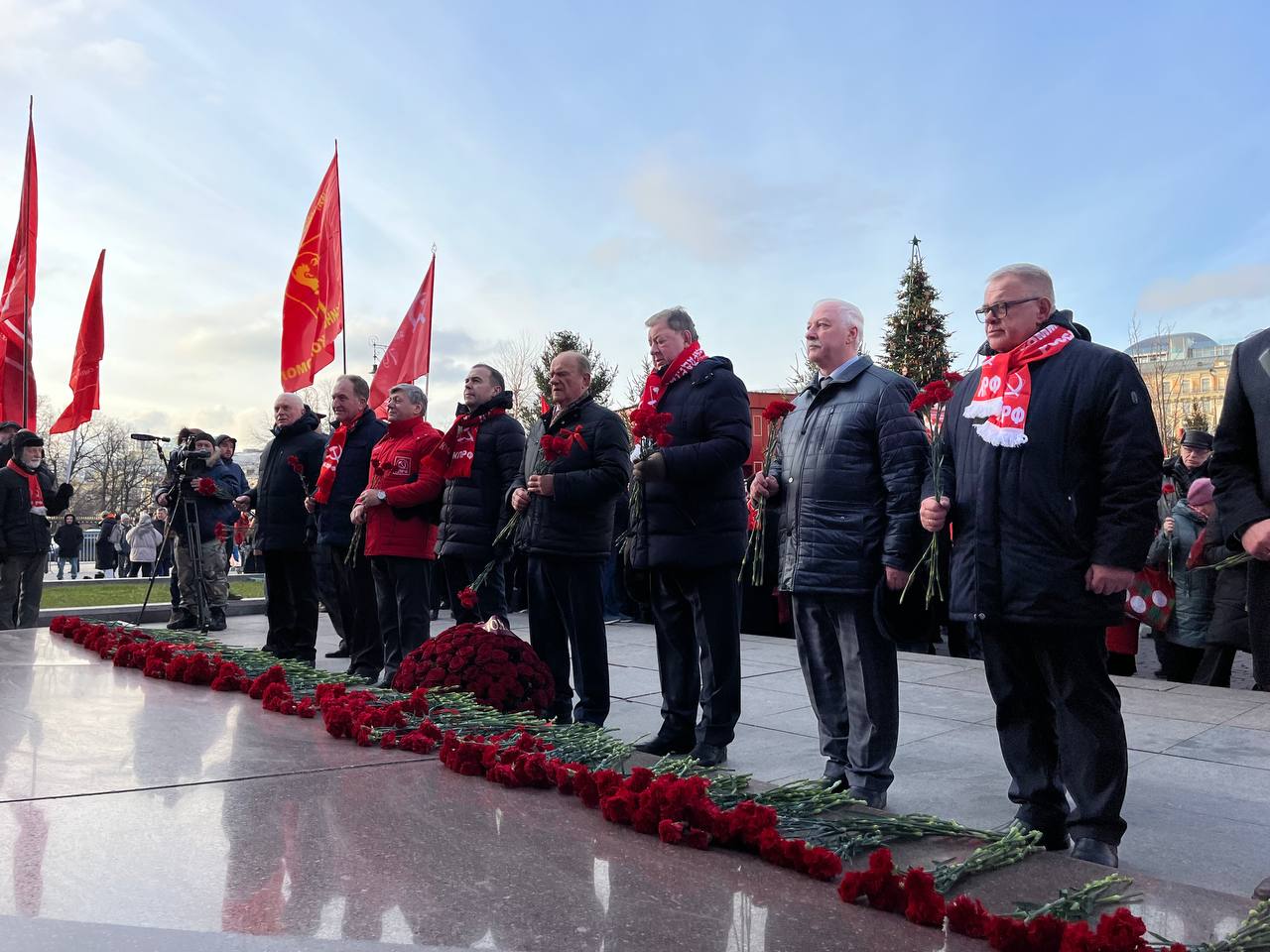 Руководитель фракции КПРФ в Мособлдуме Александр Наумов принял участие в мероприятиях, посвященных разгрому немецко-фашистских войск под Москвой