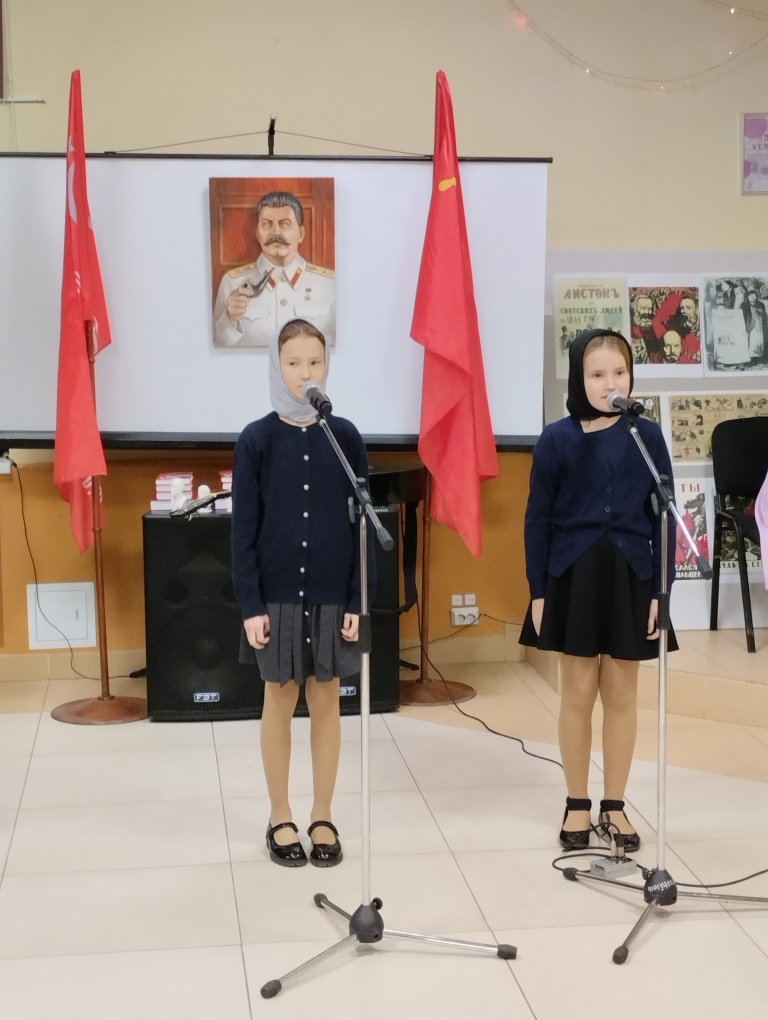 «Мы родом не из детства – из войны»