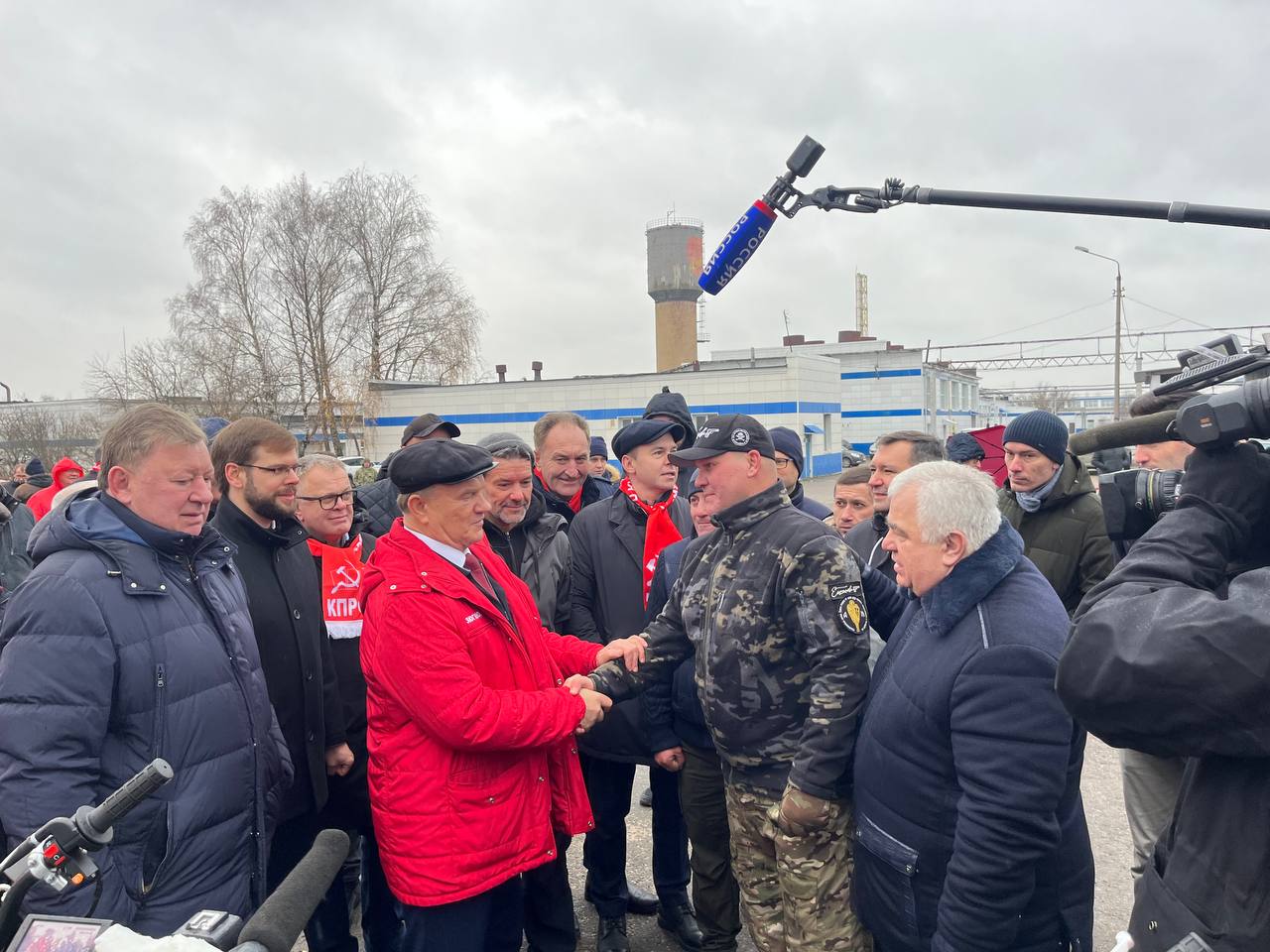 131-й гуманитарный конвой от КПРФ для фронта и Победы (18.11.2024)