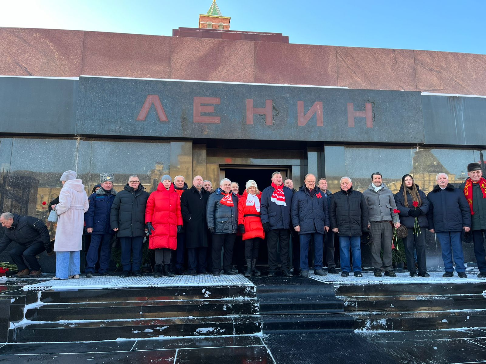 Состоялось возложение венков и цветов к Мавзолею В.И. Ленина на Красной Площади (21.01.2024)