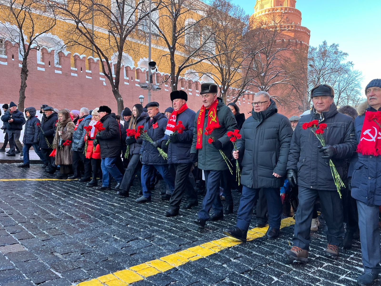 Состоялось возложение венков и цветов к Мавзолею В.И. Ленина на Красной Площади (21.01.2024)