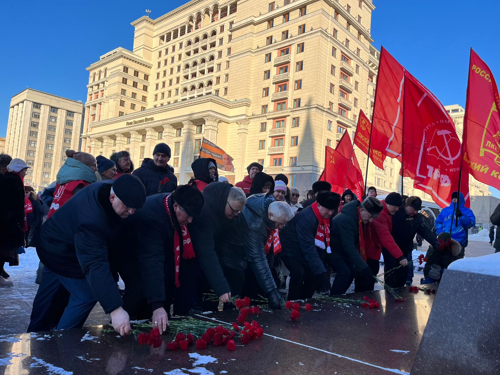 Состоялось возложение венков и цветов к Мавзолею В.И. Ленина на Красной Площади (21.01.2024)