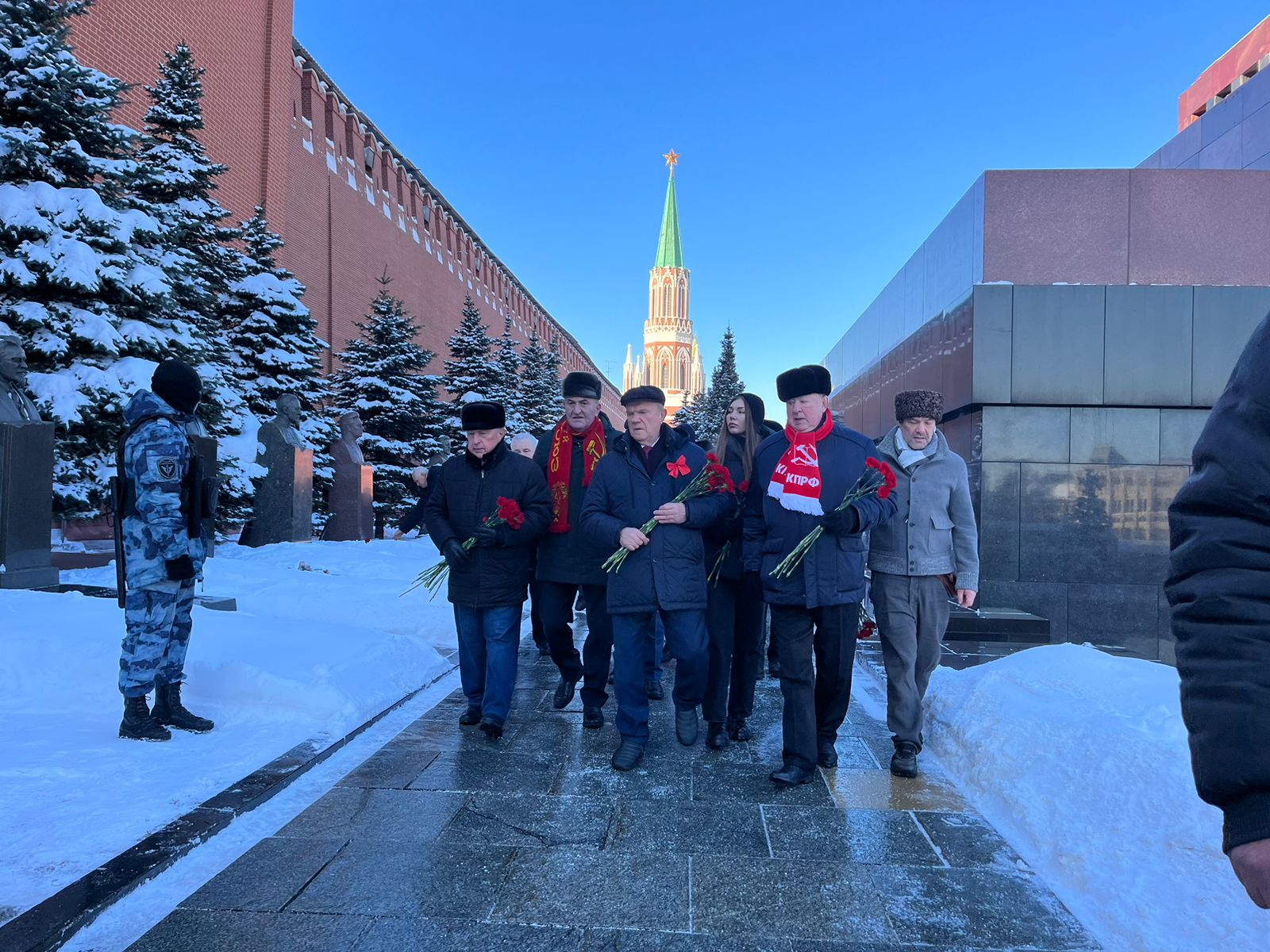 Состоялось возложение венков и цветов к Мавзолею В.И. Ленина на Красной Площади (21.01.2024)