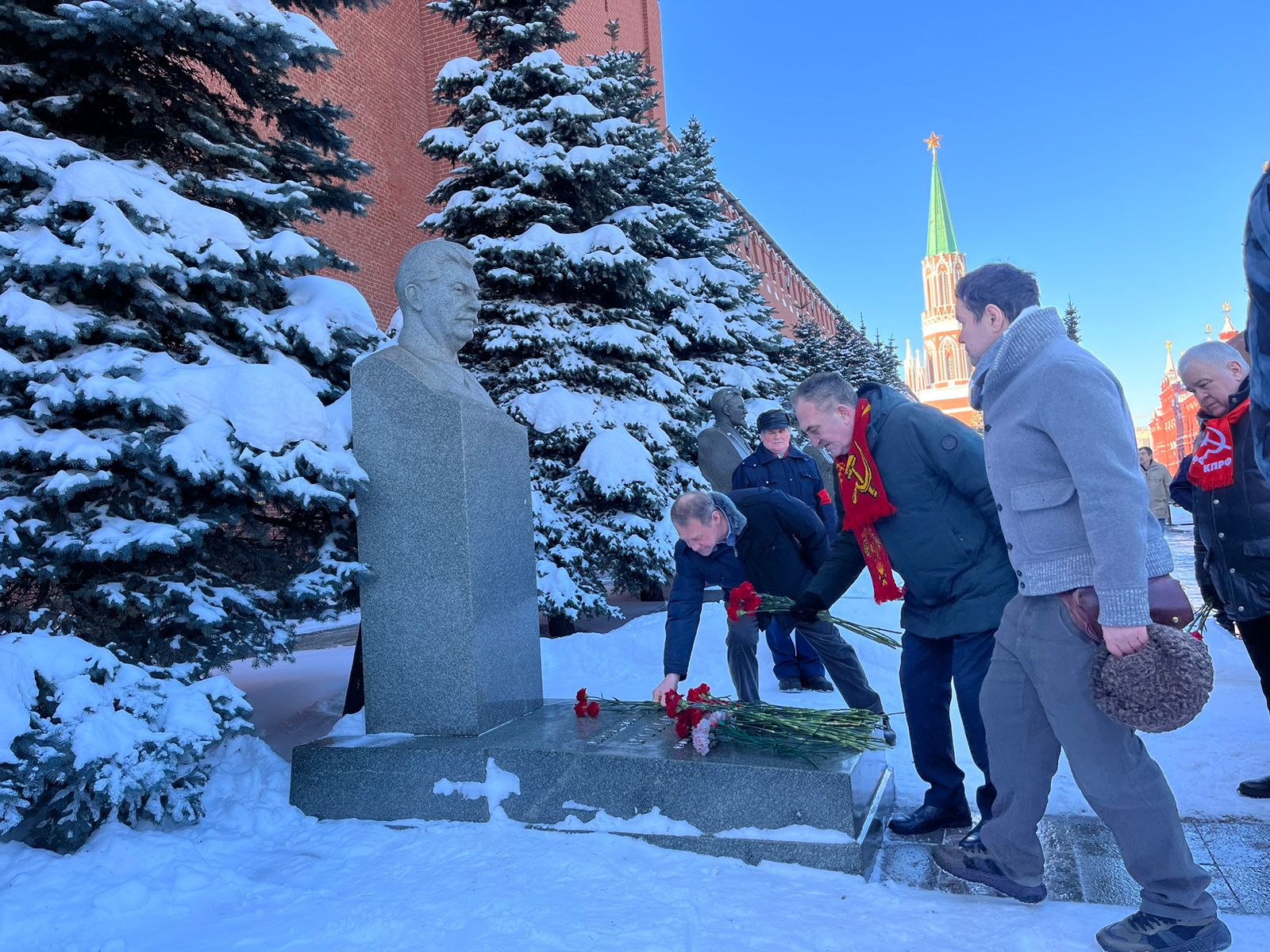 Состоялось возложение венков и цветов к Мавзолею В.И. Ленина на Красной Площади (21.01.2024)