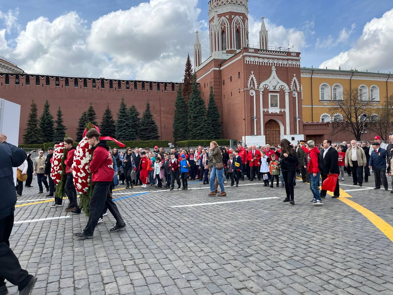 Возложение цветов к Мавзолею В.И. Ленина в 154-ю годовщину со Дня его рождения (22.04.2024)