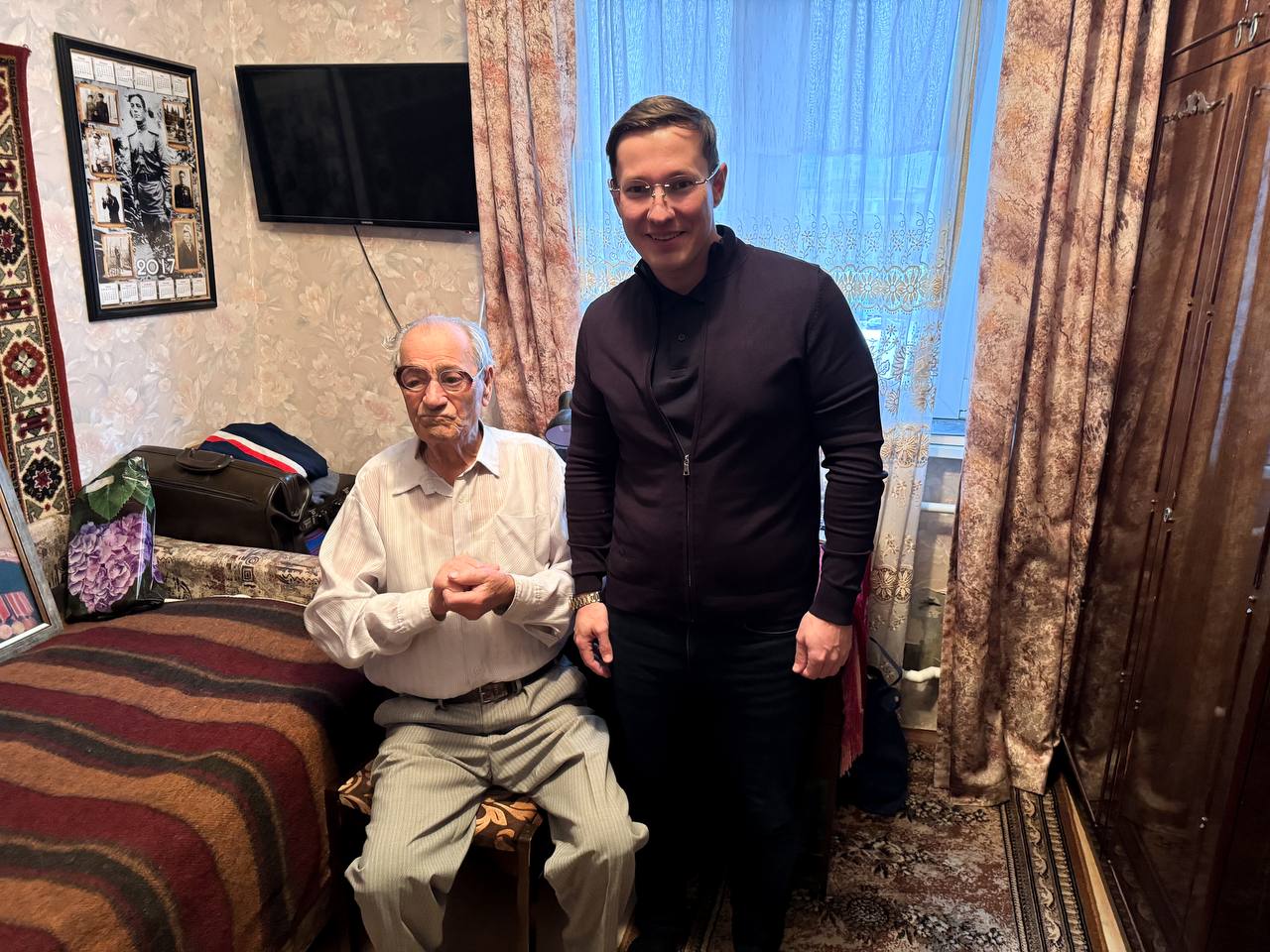 Депутат Мособлдумы Марк Черемисов поздравил с 98-летием ветерана Великой Отечественной войны из Богородского городского округа