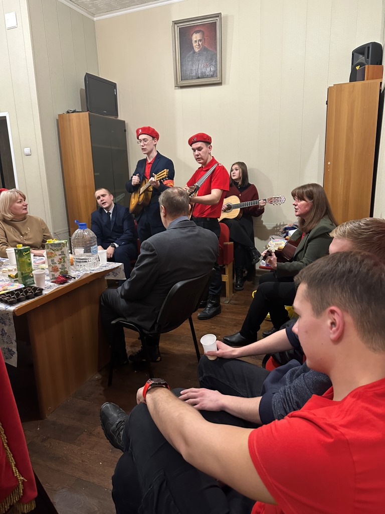 В Королёвском городском отделении КПРФ отпраздновали уже ставшее традиционным ежегодное мероприятие Юнармейский Новый год