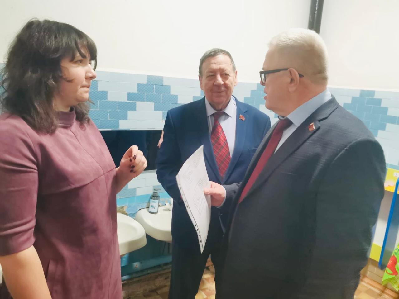 Руководитель фракции КПРФ Александр Наумов помог дошкольному отделению в Тарасково в рамках инициативного бюджетирования