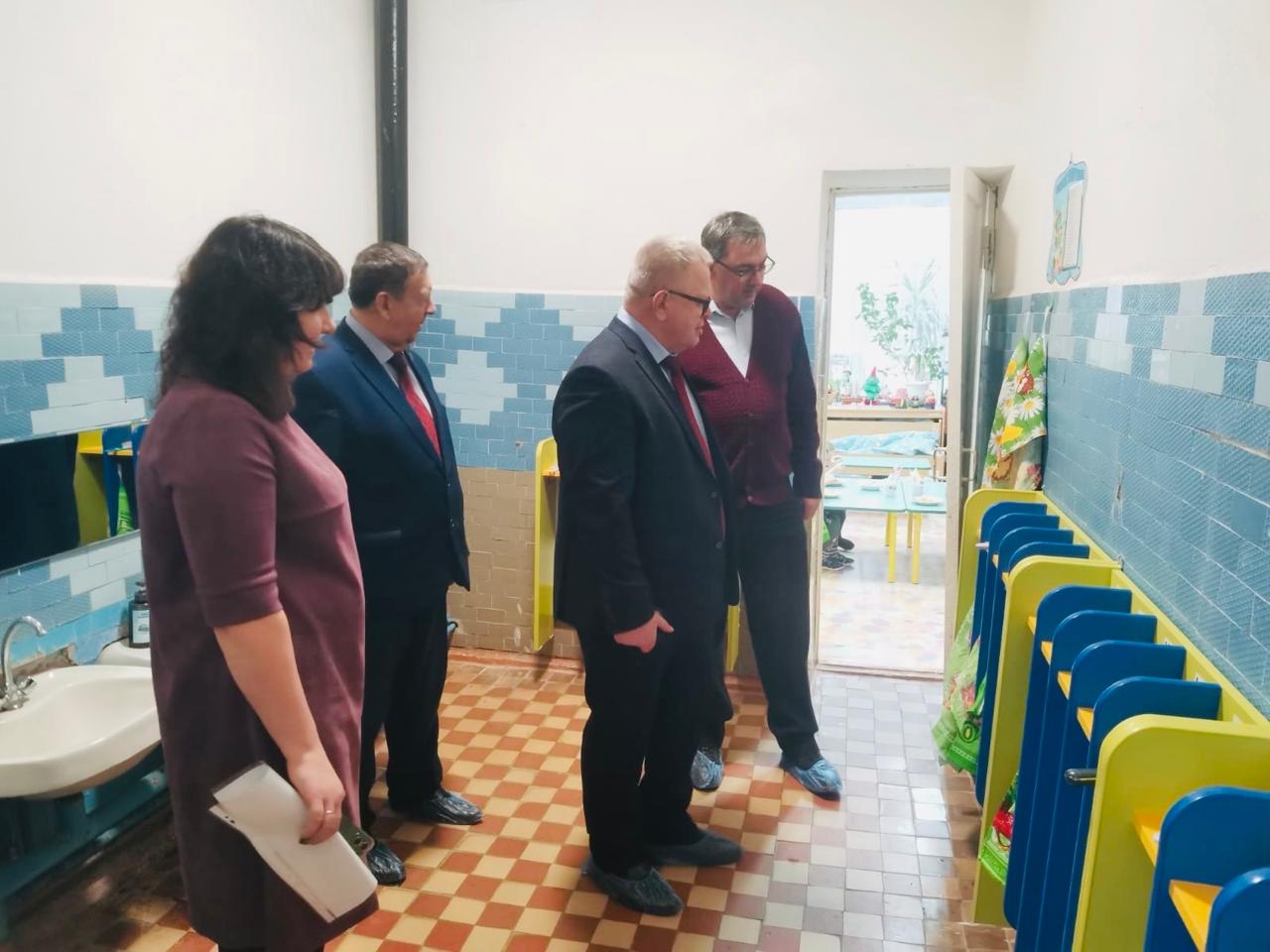 Руководитель фракции КПРФ Александр Наумов помог дошкольному отделению в Тарасково в рамках инициативного бюджетирования