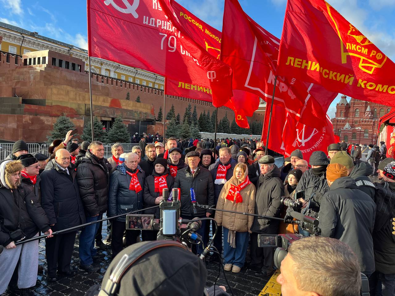 «Великому Сталину – троекратное «Ура!»