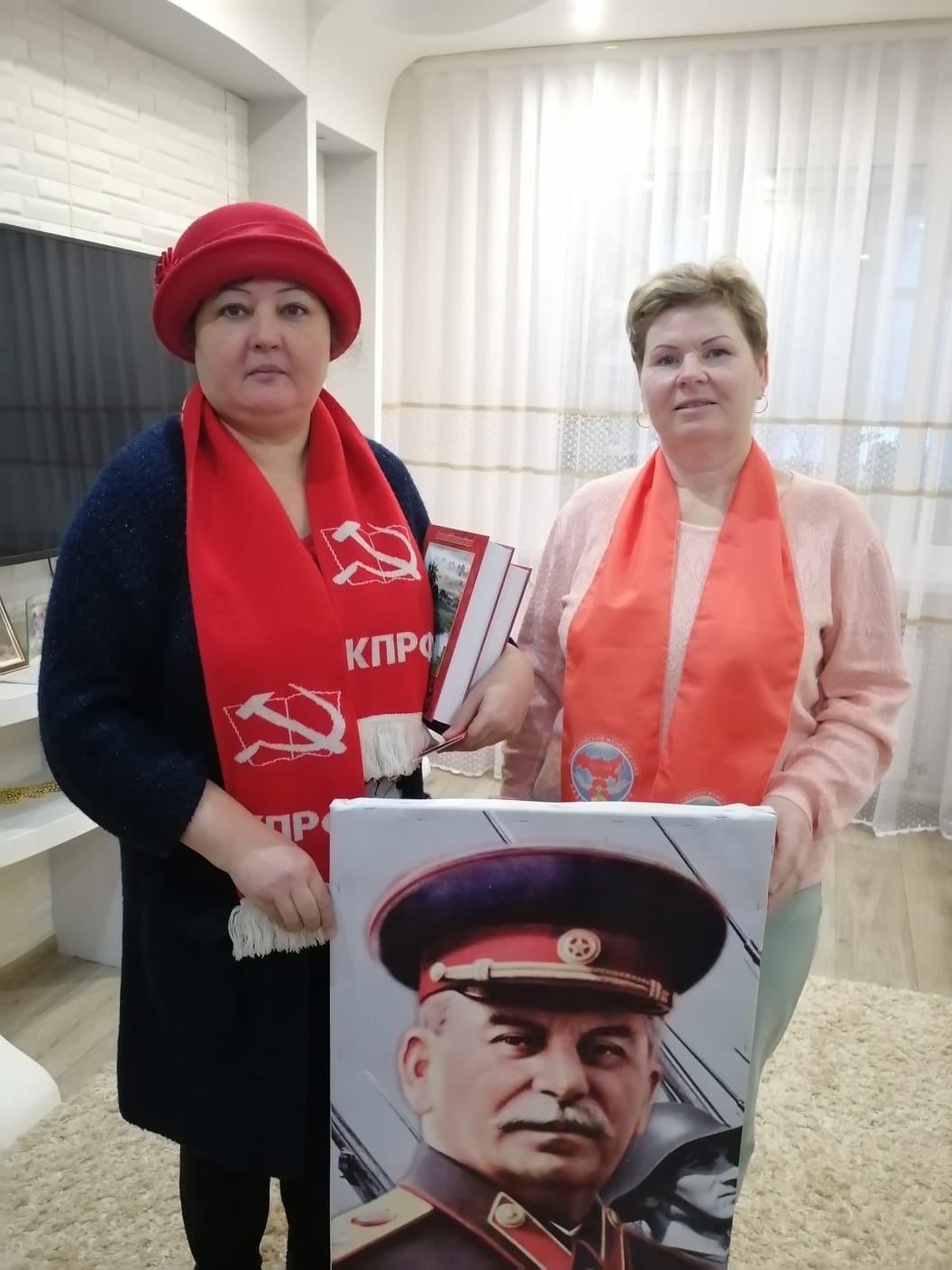 Имя великого Сталина не меркнет в веках