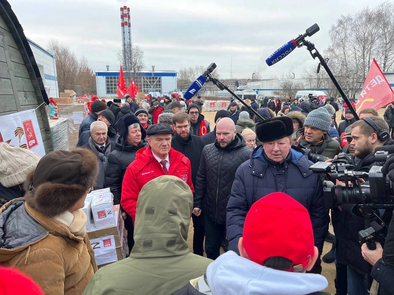 Дмитровский ГК КПРФ внес весомый вклад в 132-ой гуманитарный конвой от КПРФ в зону СВО