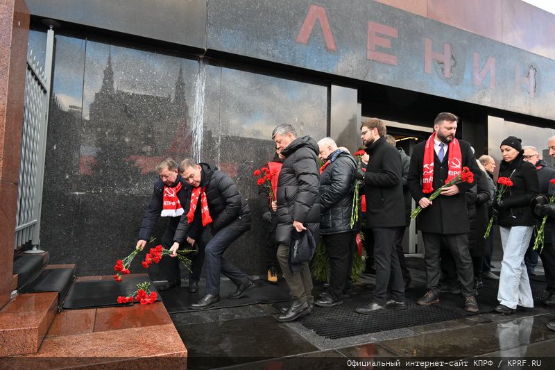 «Великому Сталину – троекратное «Ура!» (21.12.2024)