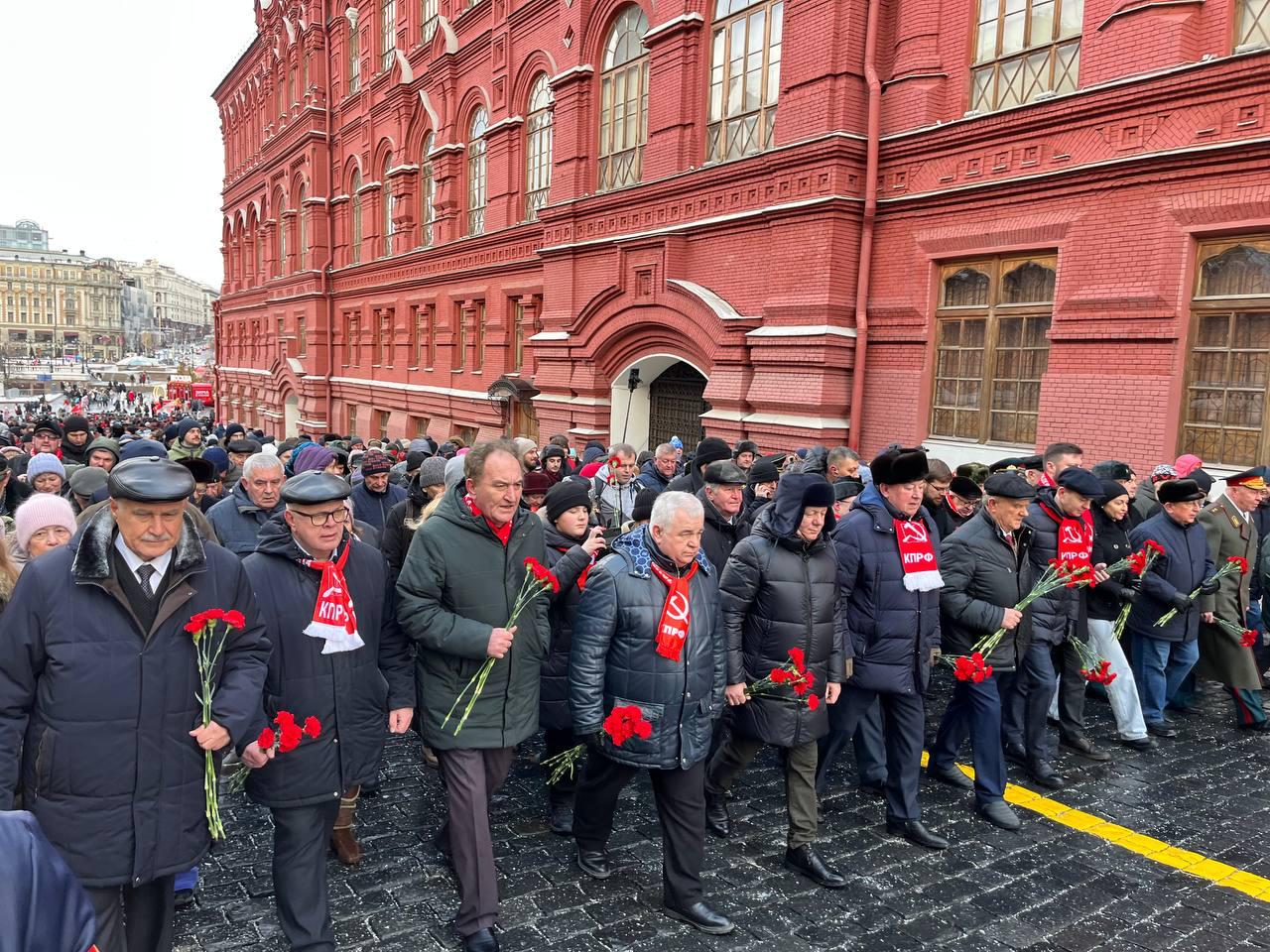 «Великому Сталину – троекратное «Ура!» (21.12.2024)