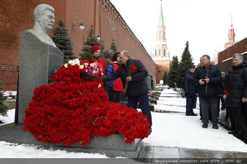 «Великому Сталину – троекратное «Ура!» (21.12.2024)