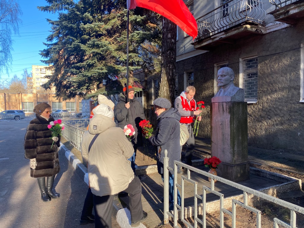Коммунисты Долгопрудного почтили память Владимира Ильича Ленина – великого вождя мировой революции