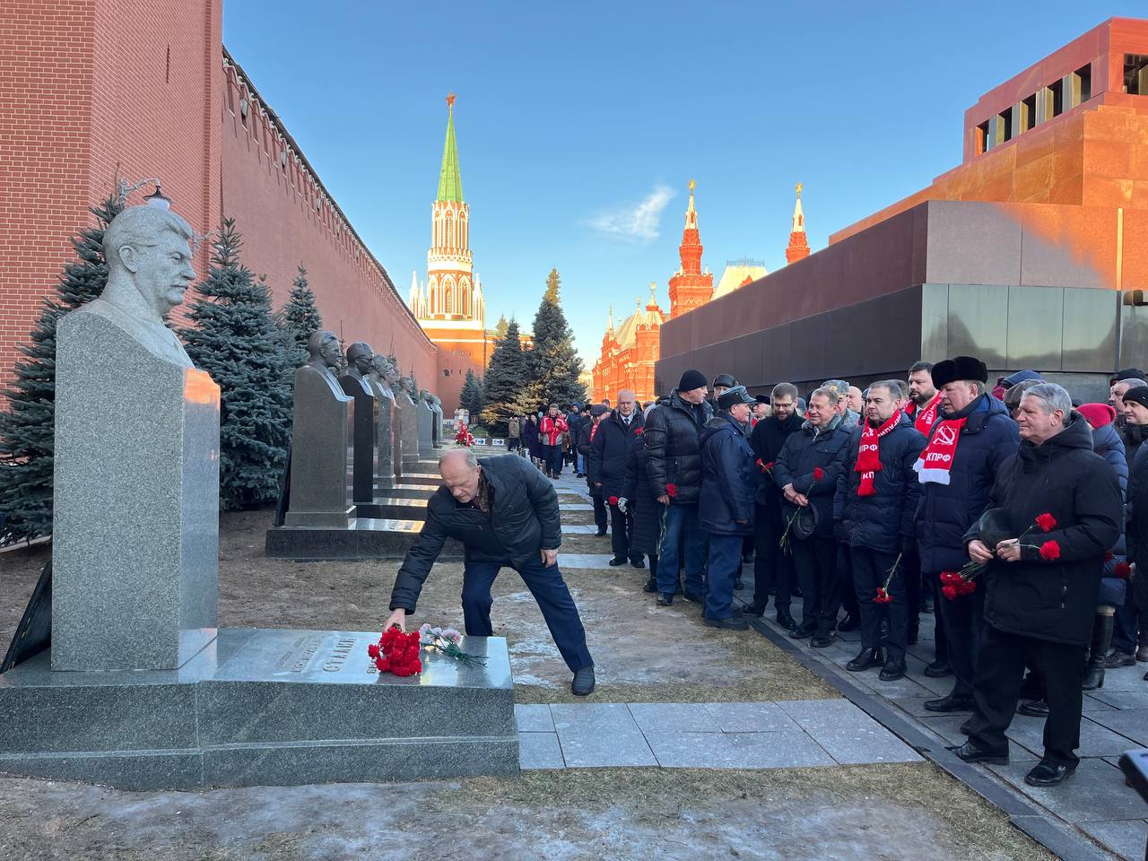 Мысли, идеи и дела Ленина являются для нас путеводной звездой!