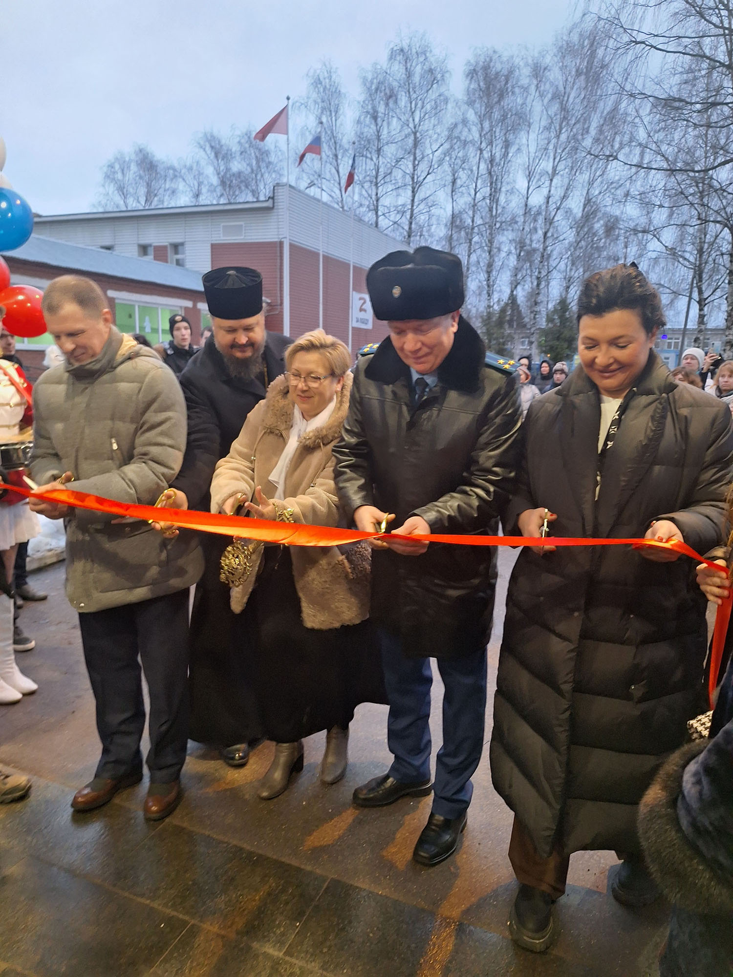 Лобненские коммунисты приняли участии в открытии городского лицея