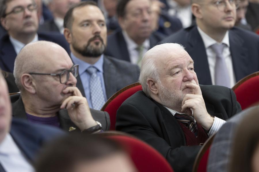 В.И.Кашин провел парламентские слушания на тему: «Развитие кадрового потенциала агропромышленного комплекса: законодательные основы, роль государства и бизнеса»