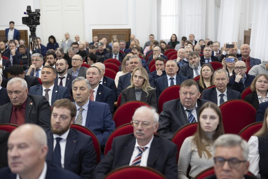 В.И.Кашин провел парламентские слушания на тему: «Развитие кадрового потенциала агропромышленного комплекса: законодательные основы, роль государства и бизнеса»