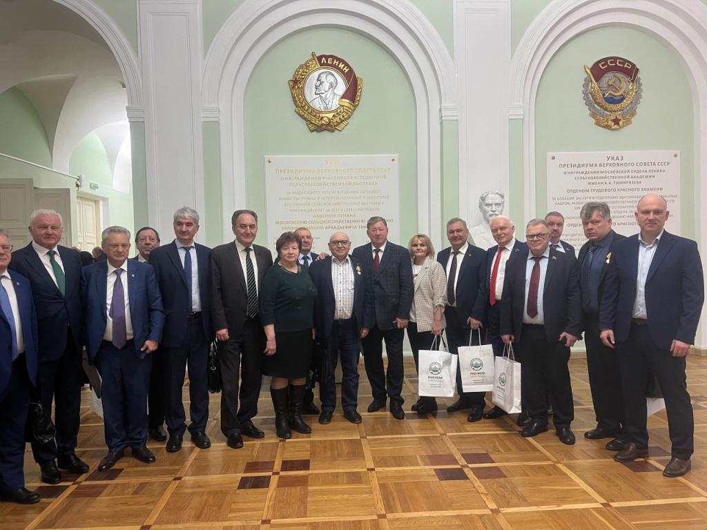 В сельском хозяйстве кадры решают всё
