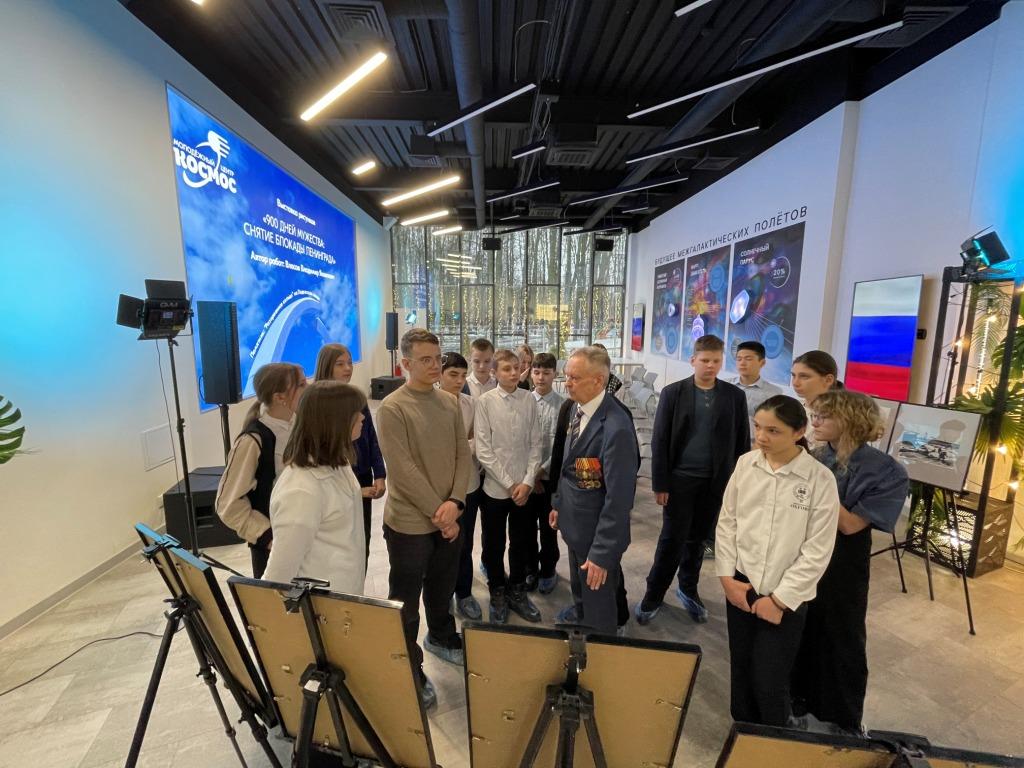 Выставка рисунков коммуниста В.Я. Власова в Королёве