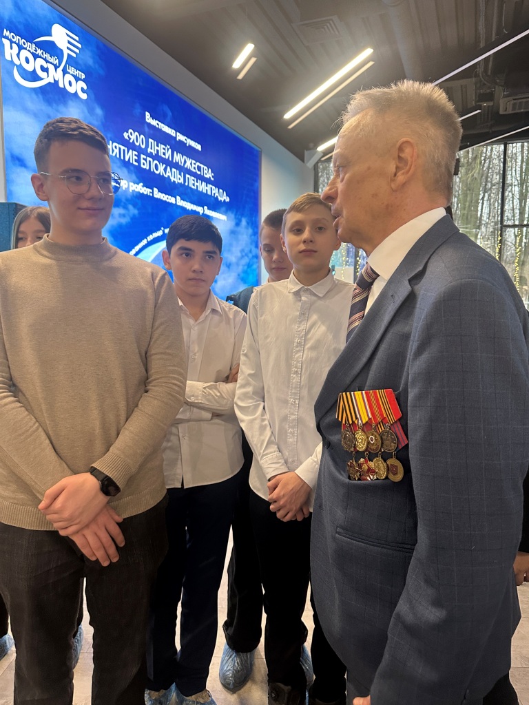 Выставка рисунков коммуниста В.Я. Власова в Королёве